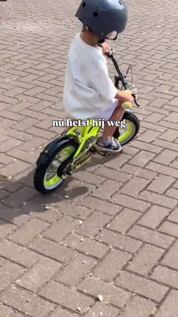 Nu mis ik die kleine voetjes op dat loopfietsje 🥲