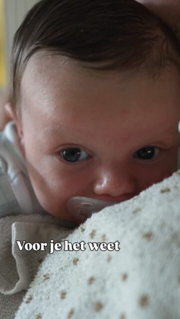 Een jaar gaat zo snel, net als Jason trouwens 💨

#newbornfilm #herinneringenvastleggen #dreumes